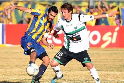 Ferrari pelea la pelota con Bogado