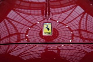 Ferrari presenta su primer vehículo totalmente eléctrico y eleva previsiones para 2026