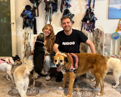 Ferrario en una visita a una guardería canina del barrio de Palermo.