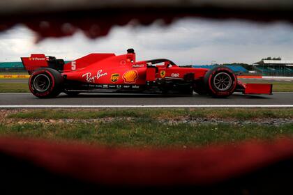 Vettel terminó séptimo en la primera tanda de ensayos en Silverstone