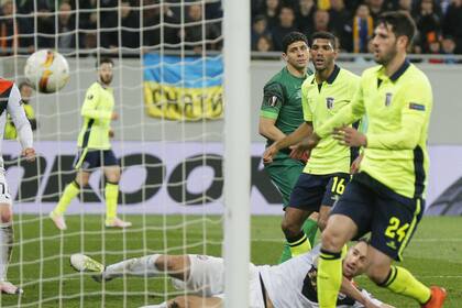 Ferreira, en el momento que se hace su segundo gol en contra