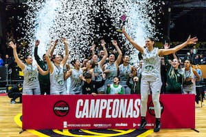 Ferro se coronó en el Templo del Rock: una fiesta completa, a estadio lleno y con niñas "invadiendo" el festejo