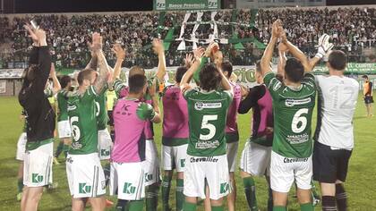 Ferro le ganó a Flandria y es puntero