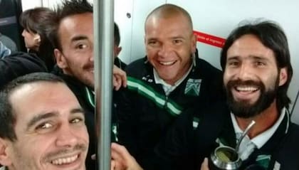 Ferro llegó en subte a su estadio