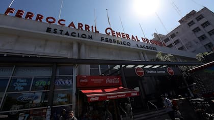 Ferrocarril Urquiza, estación Lacroze
