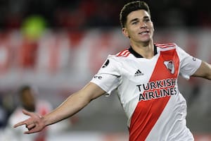 Un show histórico de Julián Álvarez: metió seis goles en el 8-1 de River a Alianza Lima