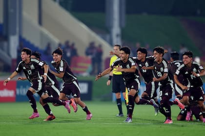 Festeja la selección mexicana ni bien concluya la resolución por penales; el conjunto norteamericano volvió a eliminar a Argentina en esta categoría.