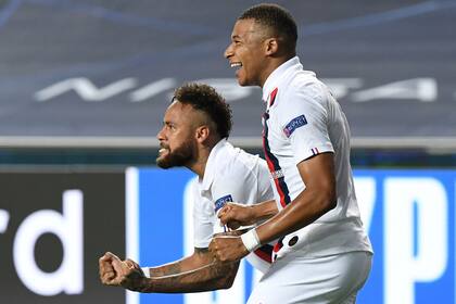 Festejan Neymar y Mbappé; PSG le ganó a Atalanta y lo eliminó en cuartos de final