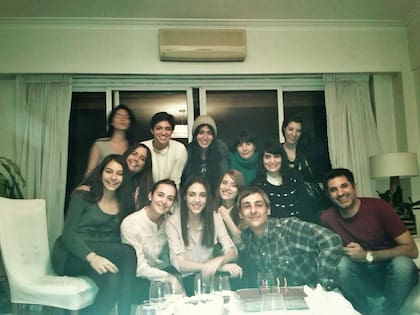 Festejo de cumpleaños de Florencia en la casa de Gastón Stati a su regreso de China