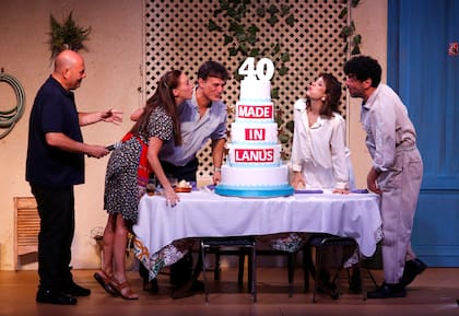 Festejo de los 40 años de la obra Made In Lanus.
Teatro Atlas de Mar del Plata.
5 de enero 2026.