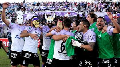 Festejo de mascaras de Sacachispas