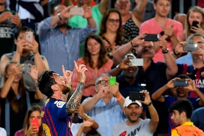 Messi festeja su primer gol
