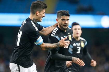 Festejo del primer gol de Argentina .