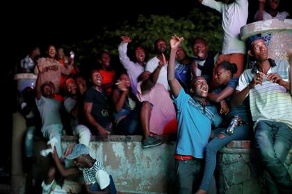 Festejo en las calles de Puerto Príncipe