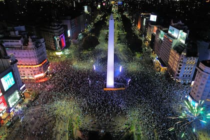 Festejos de Racing Campeón en el Obelisco.