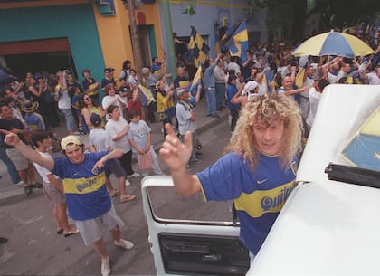 Celebrations at the Bombonera on November 28, 2000