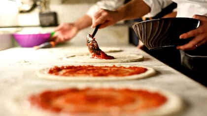 La preparación de la pizza en Nápoles