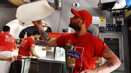 La preparación de la pizza en Nápoles