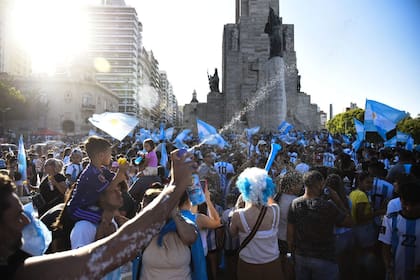 Festejos en Rosario por el triunfo de la selección 