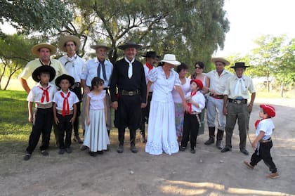 Festejos patrios en su comunidad.