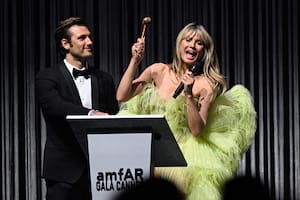 Festival de Cannes: plumas, brillos transparencias y joyas impresionantes en la gala benéfica AmfAR