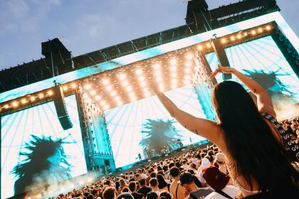 Festival de música electrónica con artistas locales e internacionales