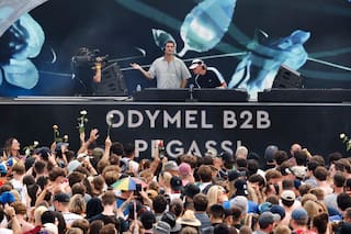 Festival de música Tomorrowland abre tras incendio que destruyó su escenario principal