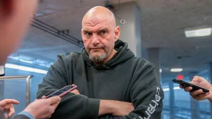 Fetterman, uno de los políticos demócratas más populares, votó a favor de la ley en el Senado