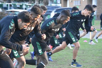 Feyiseitan Asagidigbi en el entrenamiento de Banfield