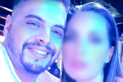 Ficarra junto a su pareja Carolina Ruiz Díaz