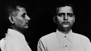 Ficha policial del activista político indio Nathuram Vinayak Godse, el asesino de Gandhi condenado a la horca; India, 12 de mayo