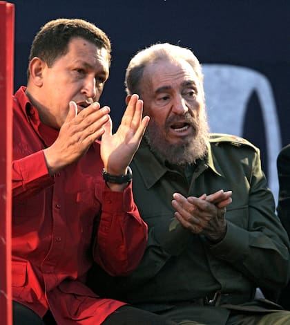 Fidel Castro y Hugo Chávez encabezaron un acto en la Ciudad Universitaria de Córdoba