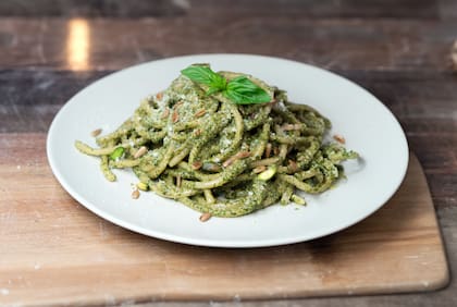 Fideos con pesto de pistachos
