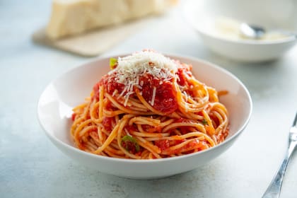 Fideos con salsa de tomate express