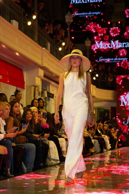 Fiel a su esencia, Max Mara propone siluetas fluidas y cortes clásicos para esta temporada.