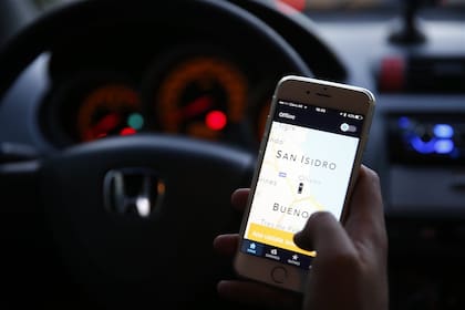 Fiel a su estilo, Uber inició sus actividades en Buenos Aires sin previo aviso