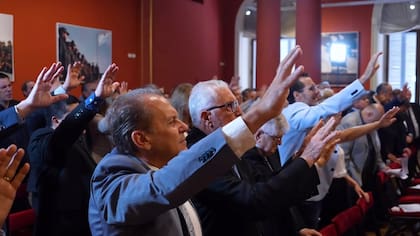 Fieles evangélicos, en una oración celebrada en la Casa Rosada con la presencia de Milei, en diciembre último