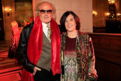 El diseñador Gino Bogani, habitué de las galas de la Aamnba, Con María Elisa Mitre