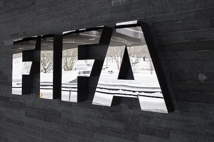 FIFA defiende sus reformas y acusa a FIFPro de anteponer intereses personales a la real representación de los futbolistas.