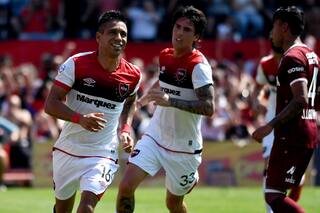 Superliga: Newell's le ganó por 2-0 a Lanús y lo hundió más