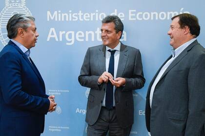 Figueroa, Massa y Weretilneck durante la reunión