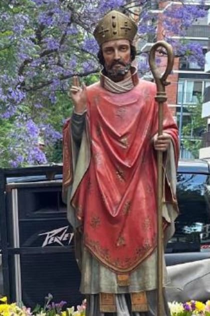 Figura de San Martín de Tours en las calles de Palermo