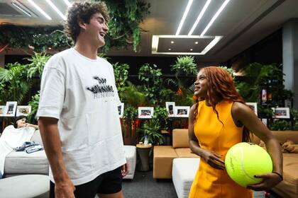 Figuras del deporte brasileño reunidas en el Río Open: Joao Fonseca y la exitosa gimnasta olímpica Rebeca Andrade