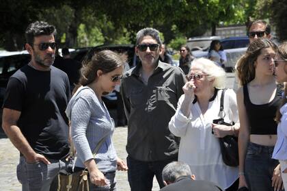 Figuras internacionales como Sophia Loren, Robert De Niro, Alain Delon y Jean Claude Van Damme, o locales como Diego Maradona y Mirtha Legrand, también solían participar desde la platea como invitados especiales de los glamorosos desfiles organizados por Giordano, que llegaron a ser televisados en el prime time de los canales de aire