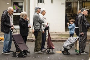 Fila de jubilados en la Ciudad de Buenos Aires
