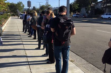 Filas para el casual carpool.