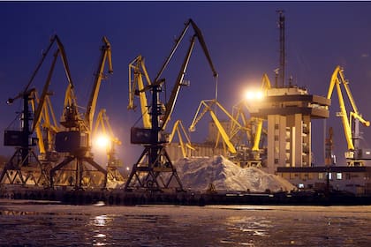 Según Rusia, el puerto de Mariupol retomó sus actividades con normalidad