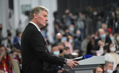 FILED - 23 December 2021, Russia, Moscow: Kremlin spokesman Dmitry Peskov, attends the annual End-of-year press conference of Russian President Vladimir Putin. Photo: -/Kremlin/dpa - ATTENTION: editorial use only and only if the credit mentioned above is referenced in full