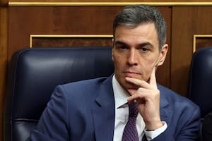 Tras haber amenazado con renunciar, Pedro Sánchez anunció que continuará como presidente de España