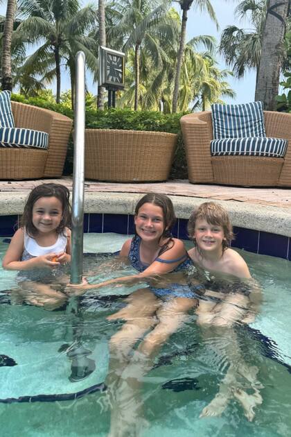 Filipa, Olivia y Baltazar Alfonso, los herederos de Paula Chaves y Pedro Alfonso, también fueron de la partida.